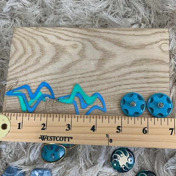 Vintage 80's Style Costume Jewelry Post Earrings Bundle Of Nine Pairs - Picture 9 of 17